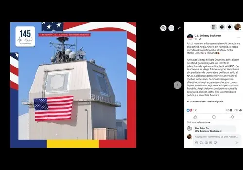 Imagine festivă a Ambasadei SUA din 25 mai 2025, arătând clădirea sistemului antirachetă Aegis Ashore de la Deveselu, cu un drapel mare al SUA pe fațadă, radare și antene deasupra. Bordura include steagurile României și SUA, cu un logo care marchează 145 de ani de relații diplomatice și o bandă roșie cu textul ‘145 years of U.S.–Romania diplomatic relations’