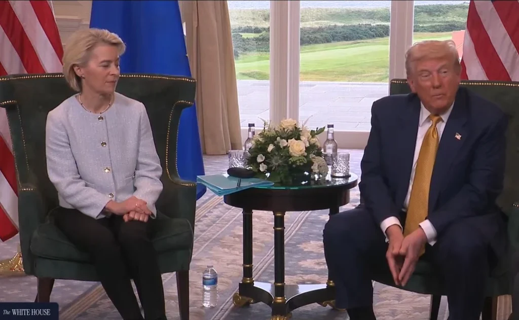 Trump interzice energia eoliană în SUA şi o spune în faţa promotoarei Green Deal